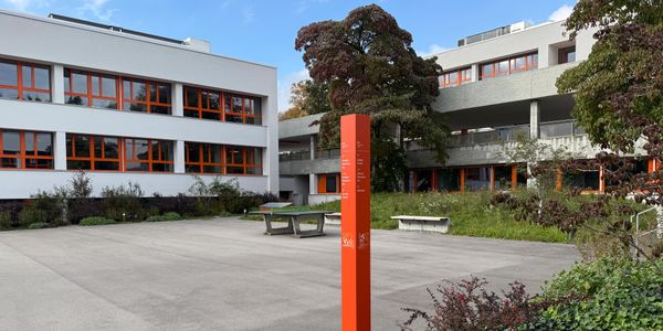 signaletik-schulhaus-bolligen_stele06.jpg