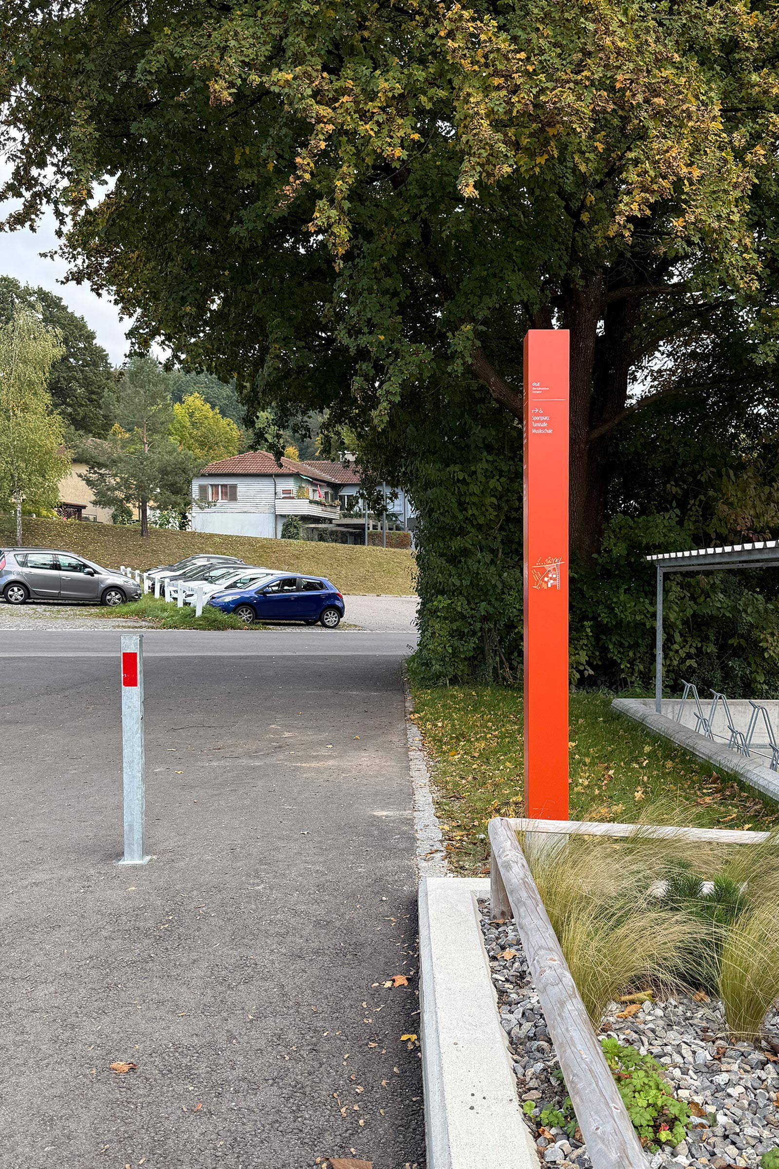 signaletik-schulhaus-bolligen_stele01.jpg
